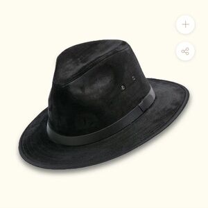 Stallion outdoor leather Safari hat.